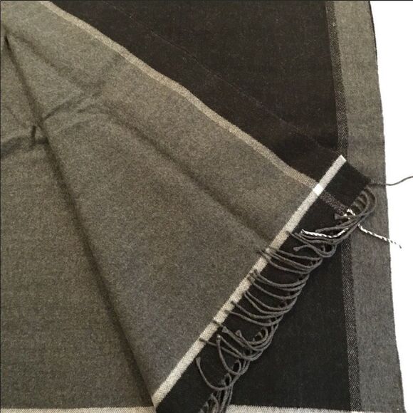 Nwt Ann Taylor border fringe shawl scarf - Picture 6 of 6